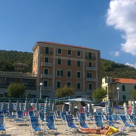 Hotel Monique Noli Eksteriør billede
