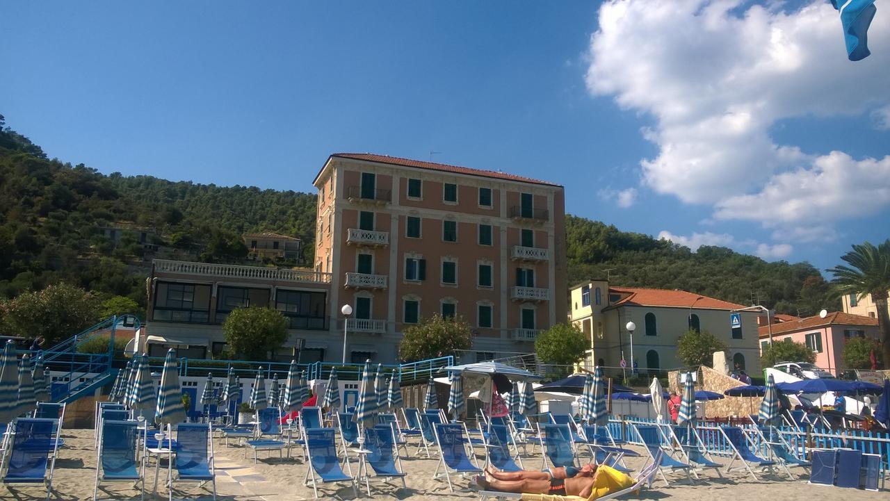 Hotel Monique Noli Eksteriør billede